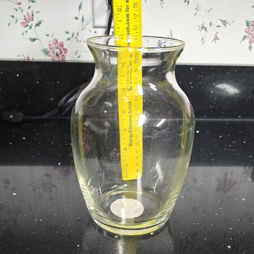 DONATING. MAKE OFFER. Elegant Clear Glass Standard Vase